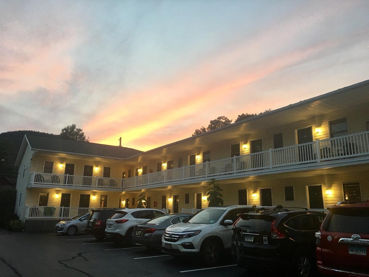 Motel The Heritage Of George Lac George